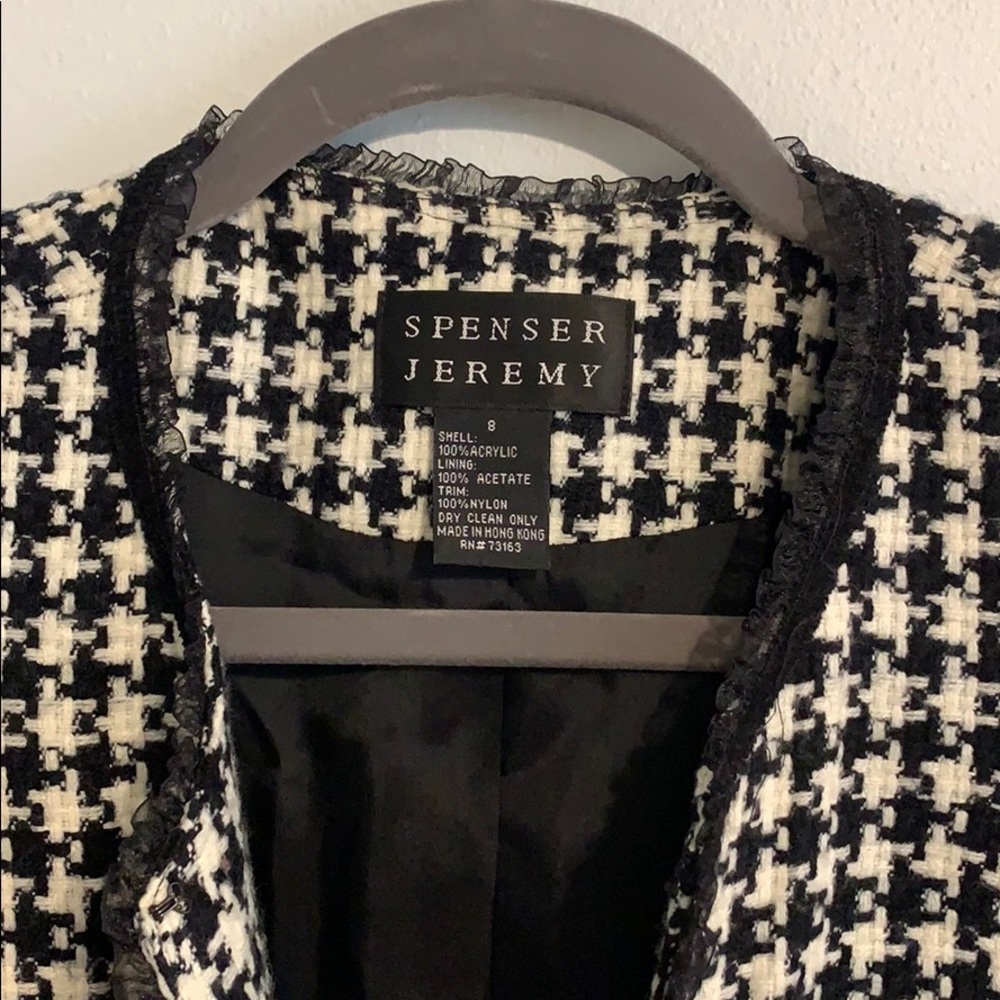 Black & White Coat - Picture 3 of 4